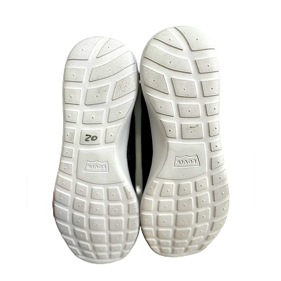 Levi’s Men’s Black and Grey Sneakers. Size 12 - Picture 8 of 8